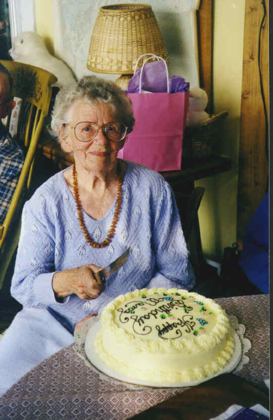 MCW and the Cake.JPG (48092 bytes)